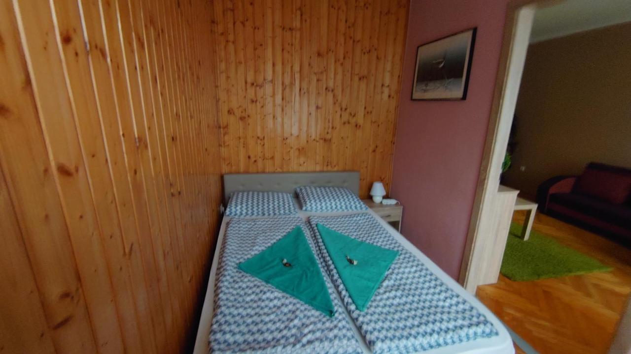 Koroesi Apartman ペーチ エクステリア 写真