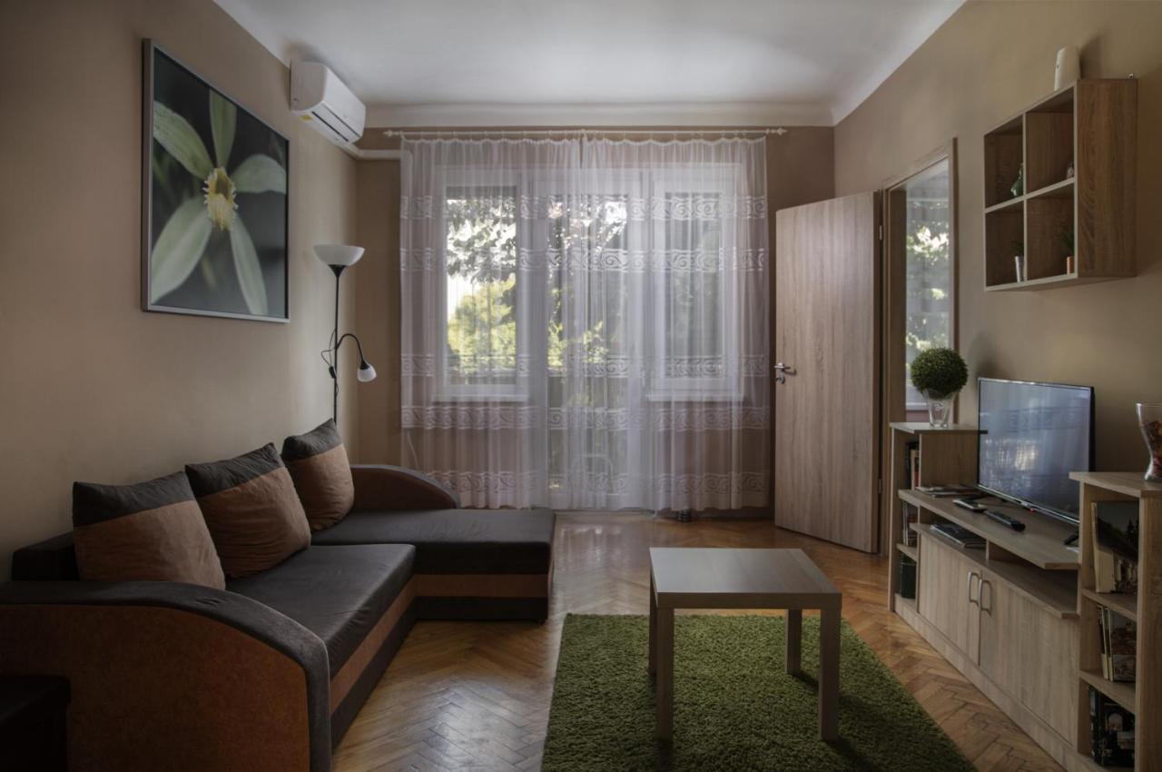 Koroesi Apartman ペーチ エクステリア 写真