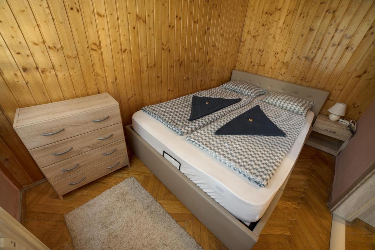 Koroesi Apartman ペーチ エクステリア 写真