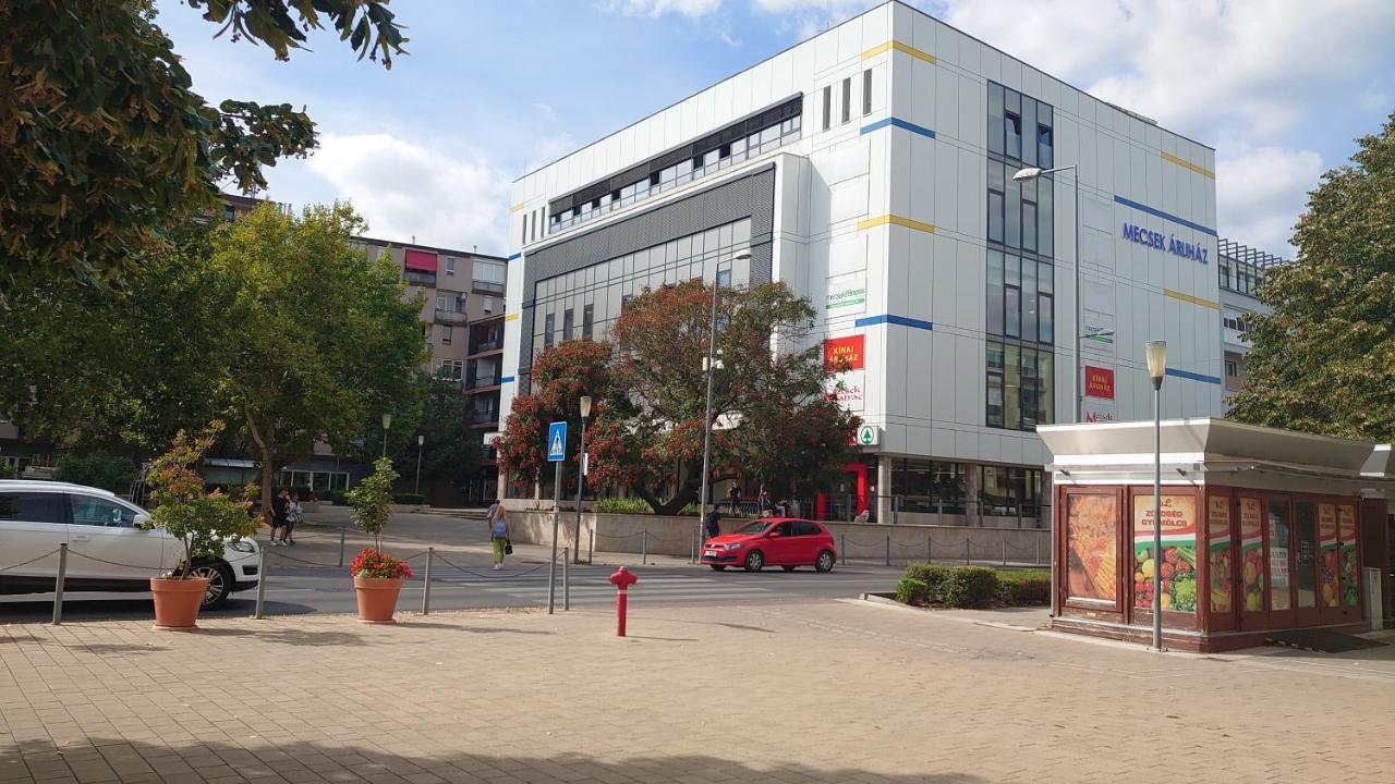 Koroesi Apartman ペーチ エクステリア 写真